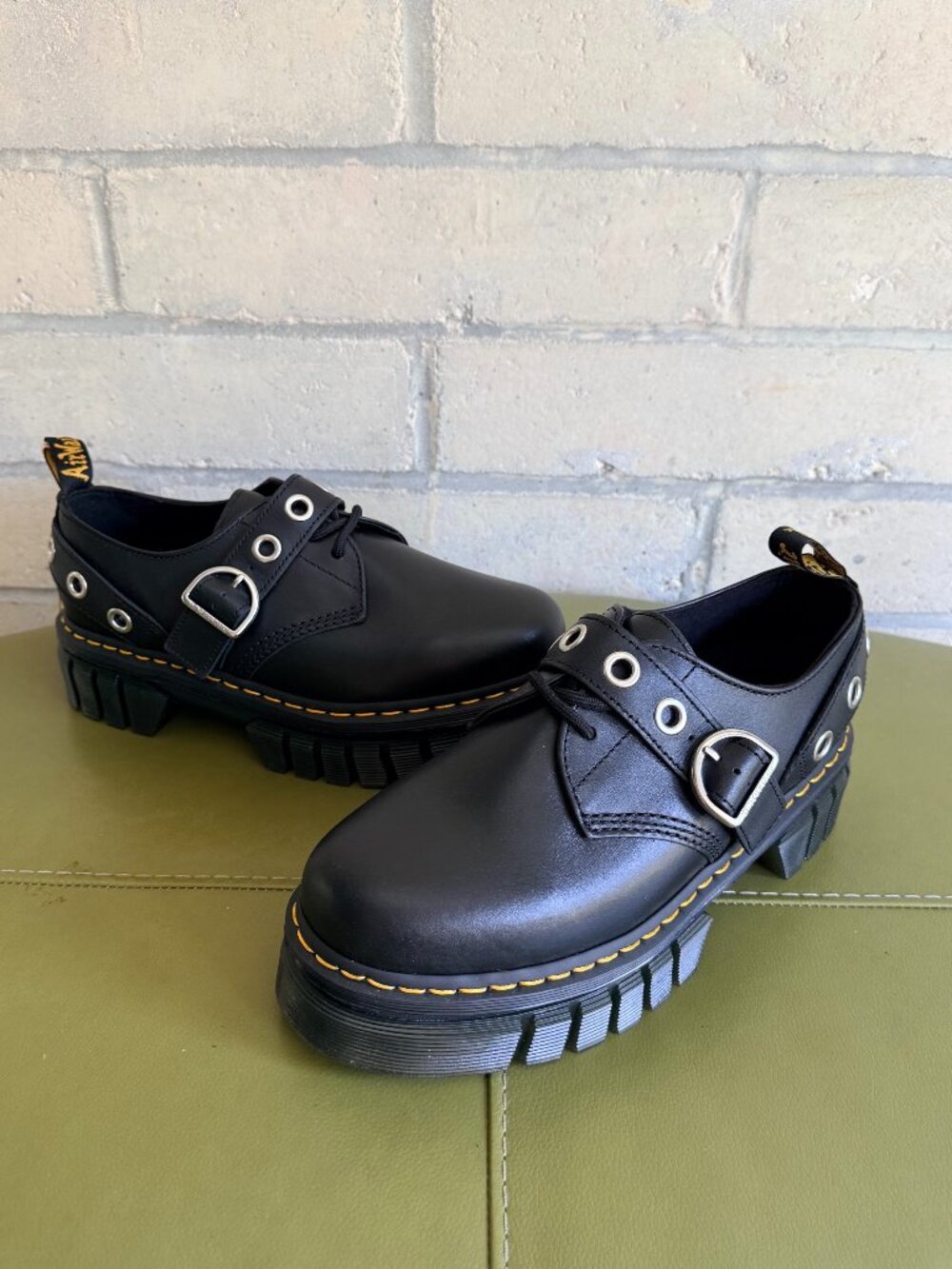 Dr. Martens Audrick 3is  black oxford with hardware size US W 11 / UK 9 NIB